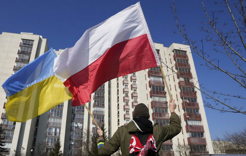  Третина поляків планує виїхати з країни в разі нападу Росії, - опитування